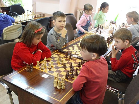 Молодой, но уже именитый смоленский тренер по шахматам рассказывает, почему именно этот вид спорта – настоящая находка для родителей